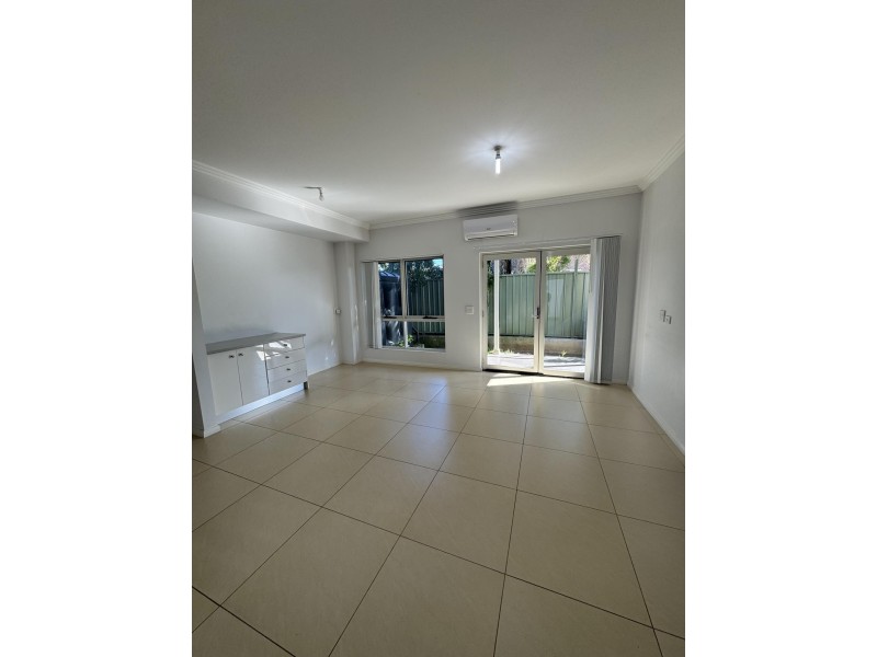 8/106 Chifley Street, Smithfield NSW 2164