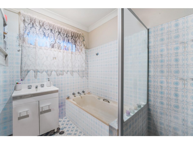 16 Gilmore Avenue, Leumeah NSW 2560