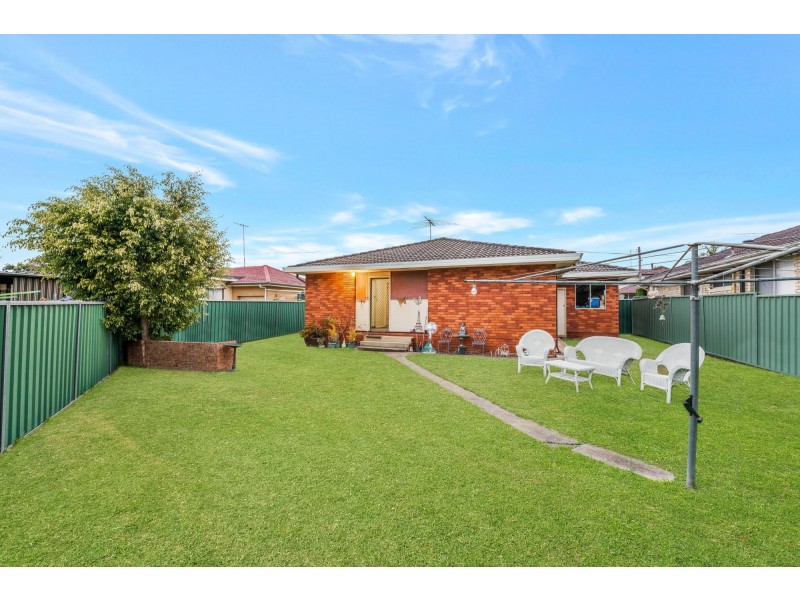 16 Gilmore Avenue, Leumeah NSW 2560