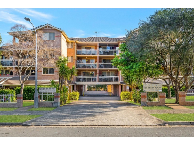 24/19-23 Hardy Street, Fairfield NSW 2165
