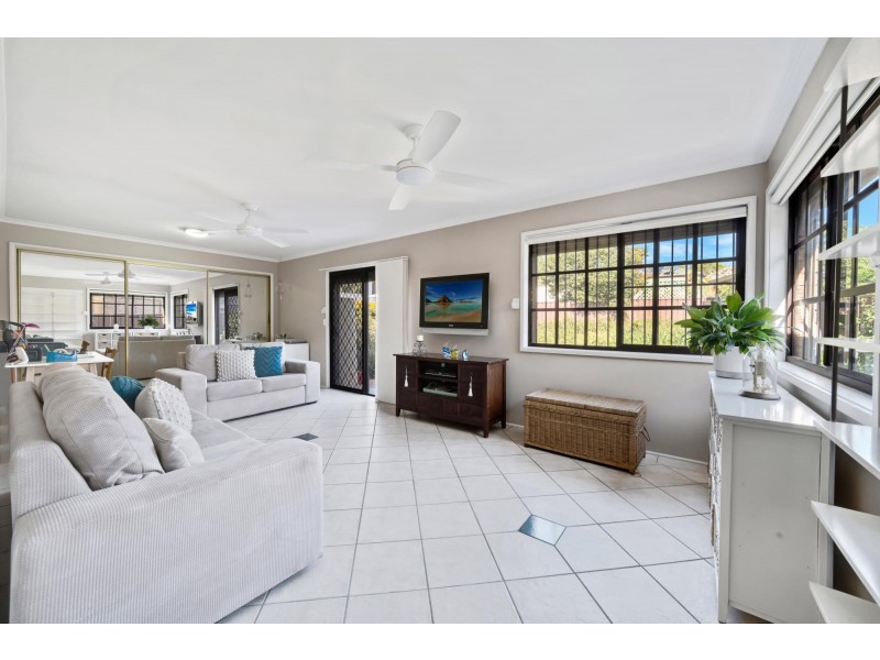 36 Roland Street, Bossley Park NSW 2176