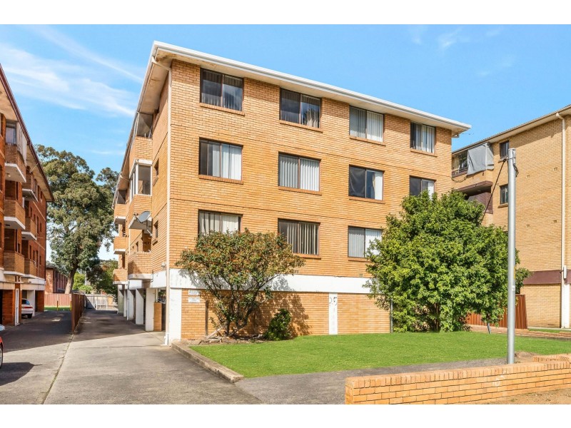 11/25 York Street, Fairfield NSW 2165