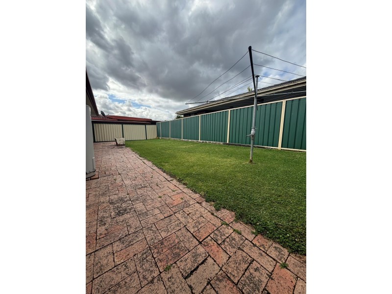 8 Doolan Street, Dean Park NSW 2761