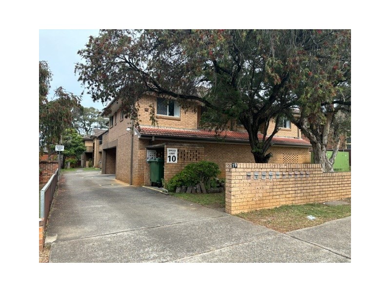 2/19 Lackey Street, Fairfield NSW 2165