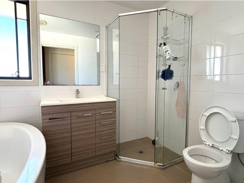 4B Bodalla Street, Fairfield Heights NSW 2165