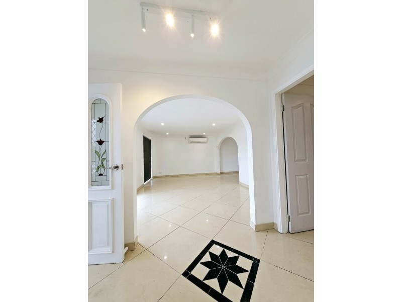 41 Mimosa Road, Bossley Park NSW 2176