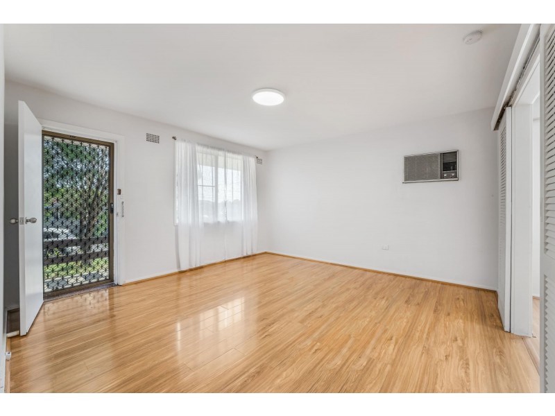 4 Gardiner Crescent, Fairfield West NSW 2165