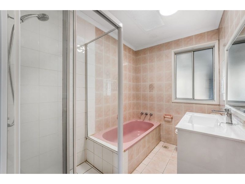4 Gardiner Crescent, Fairfield West NSW 2165