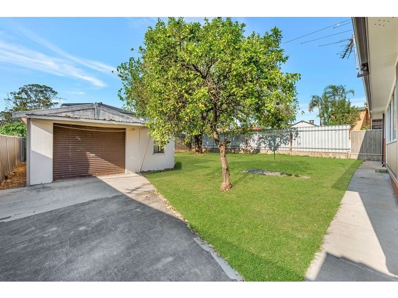 4 Gardiner Crescent, Fairfield West NSW 2165