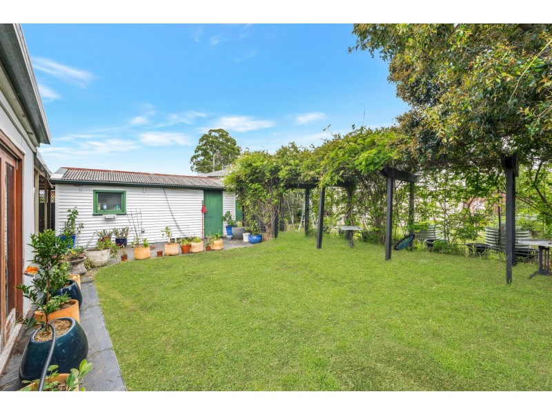 209 Graham Avenue, Lurnea NSW 2170