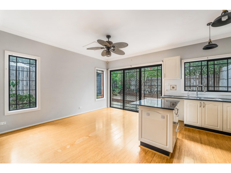 10/10-12 Justin Street, Smithfield NSW 2164