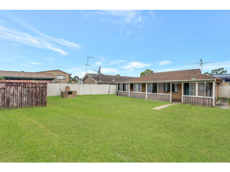 11 Mulligan Street, Bossley Park NSW 2176