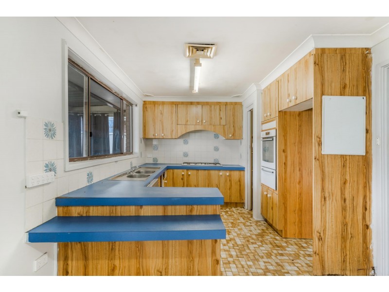 11 Mulligan Street, Bossley Park NSW 2176