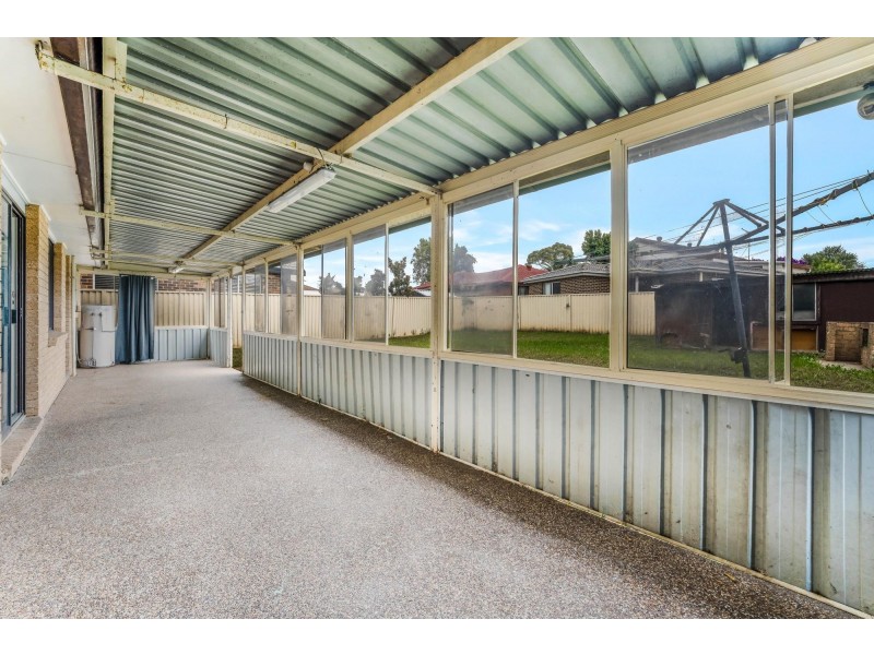 11 Mulligan Street, Bossley Park NSW 2176