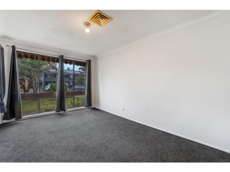 11 Mulligan Street, Bossley Park NSW 2176