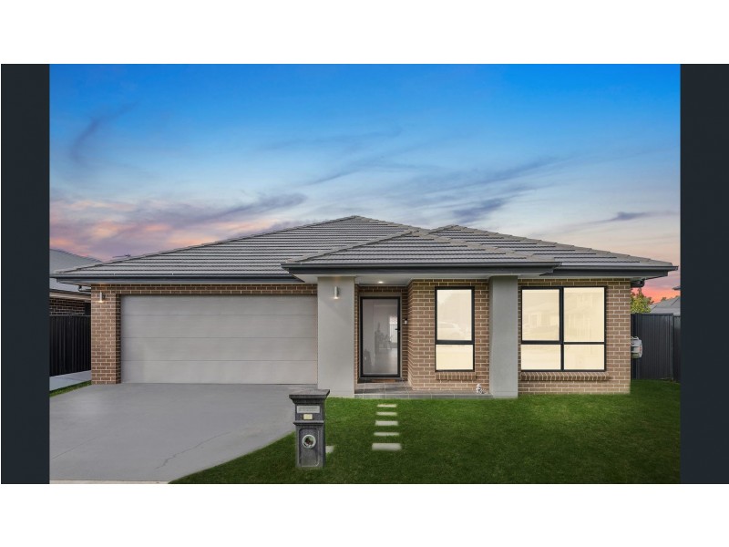 15 Stanton Street, Thirlmere NSW 2572