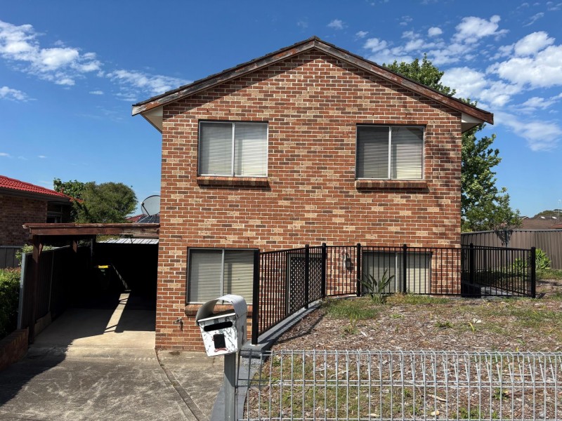 2 Roland Street, Bossley Park NSW 2176