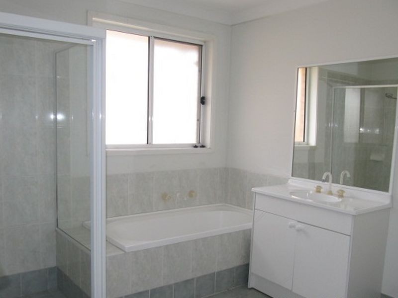 West Hoxton NSW 2171