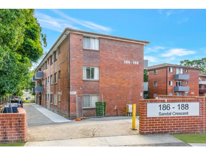 30/186- 188 Sandal Crescent, Carramar NSW 2163