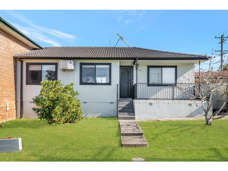 42 Warrumbungle Street, Fairfield West NSW 2165