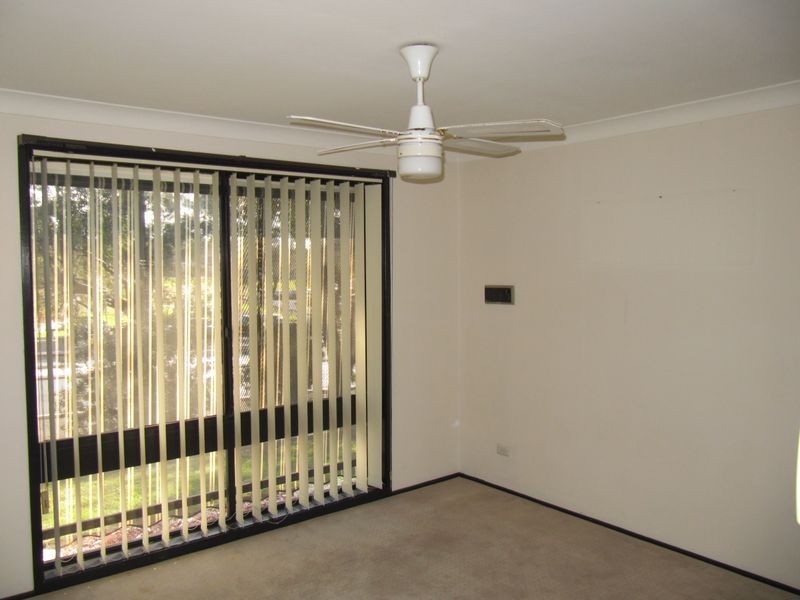 11 Peridot Close, Eagle Vale NSW 2558