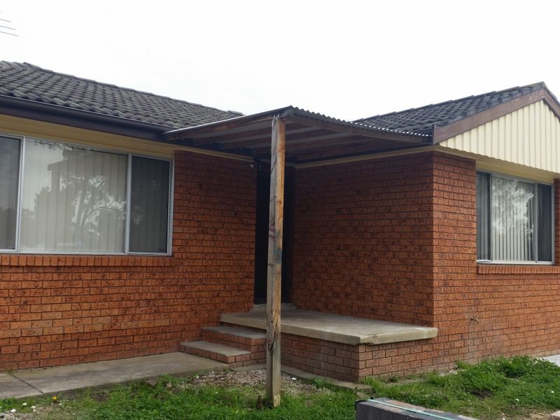 6 Comberford Close, Prairiewood NSW 2176