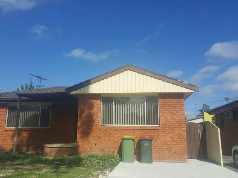 6 Comberford Close, Prairiewood NSW 2176