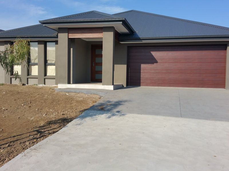 39 University Drive, Campbelltown NSW 2560