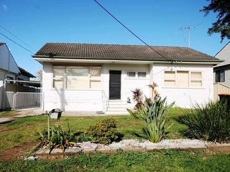 16 Benelong Avenue, Smithfield NSW 2164