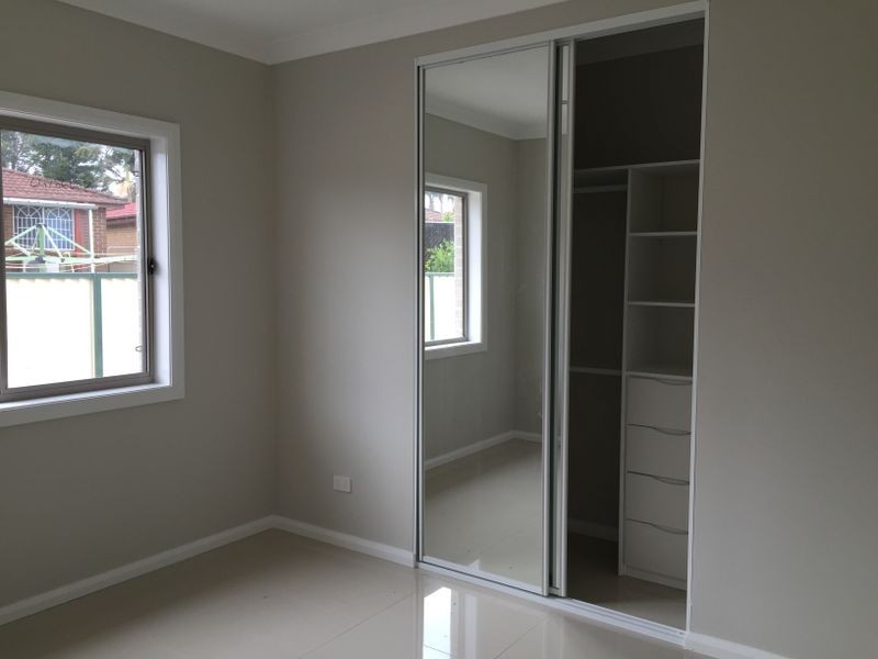 5a Rimfire Close, Bossley Park NSW 2176