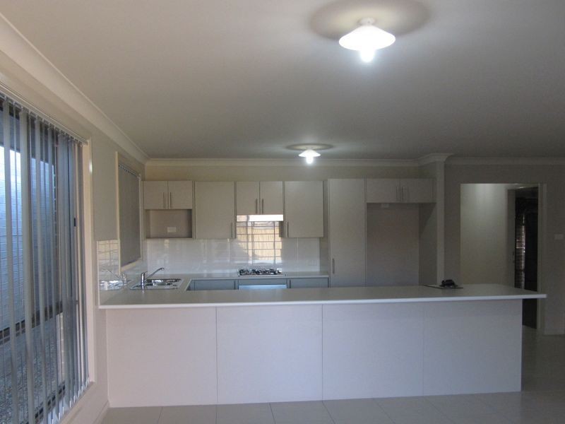 5 Echo Place, Middleton Grange NSW 2171