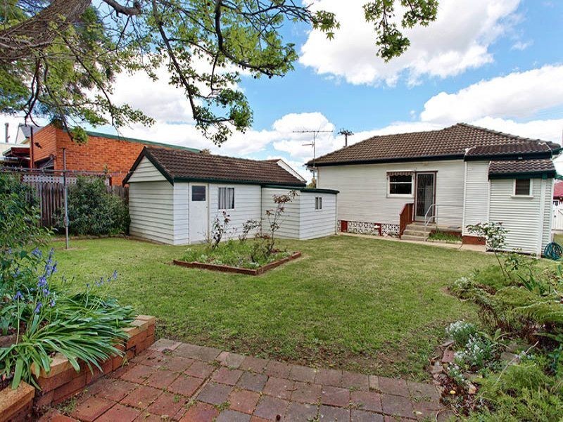 16 Tripoli Road, Fairfield West NSW 2165