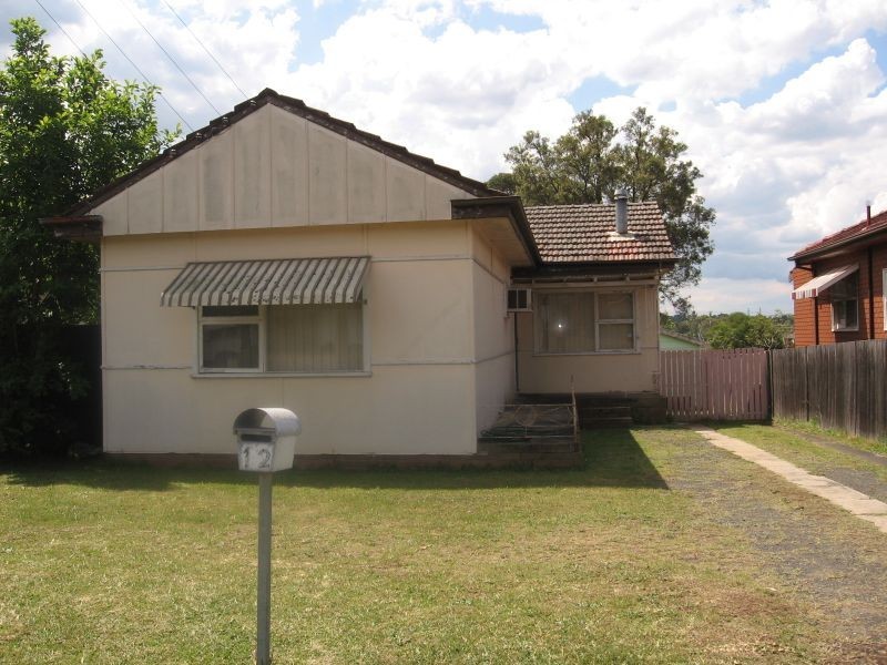 12 Lang Street, Smithfield NSW 2164