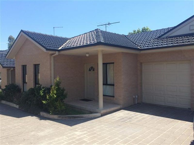 3/8 Oxford Street, Smithfield NSW 2164