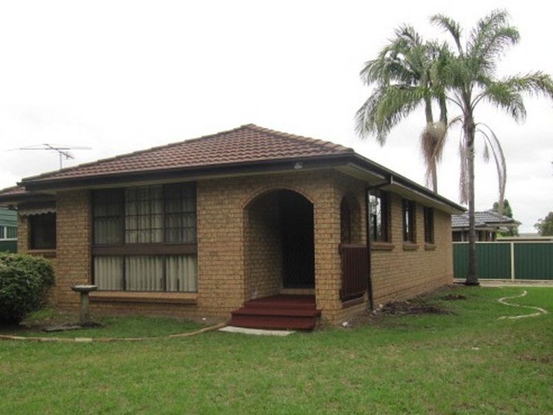 9 Webb Close, Edensor Park NSW 2176