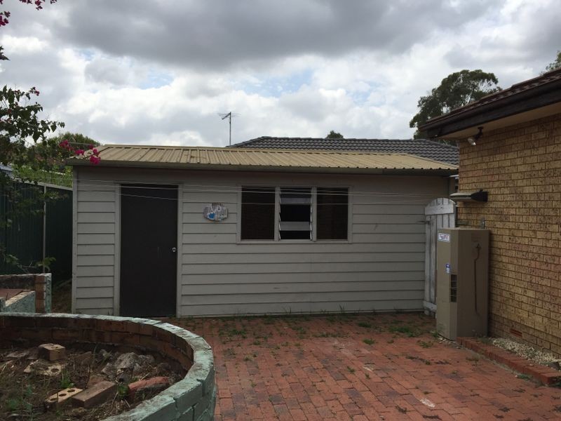 9 Webb Close, Edensor Park NSW 2176