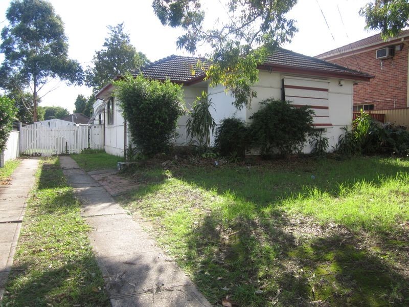 33 Neerini Street, Smithfield NSW 2164