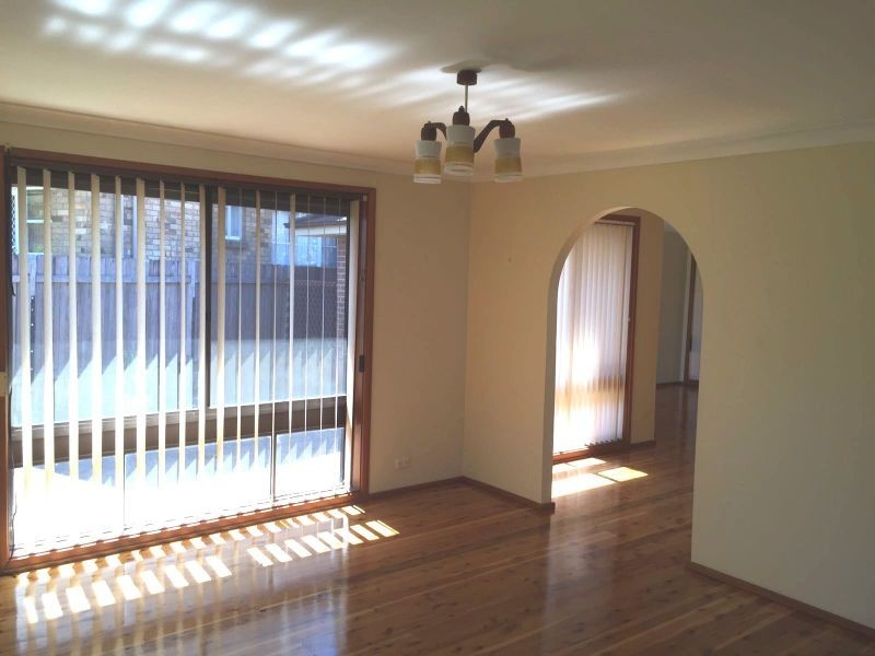 10 Sadlier Cres, Fairfield West NSW 2165