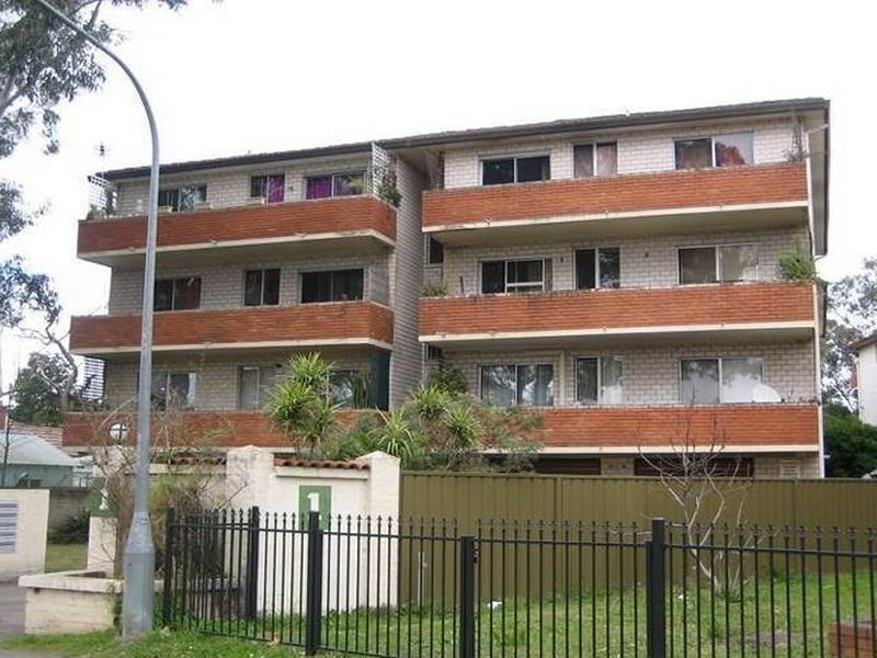 13/1 Waterside Crescent, Carramar NSW 2163