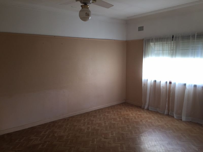 10 Mcllevnie street, Canley Heights NSW 2166