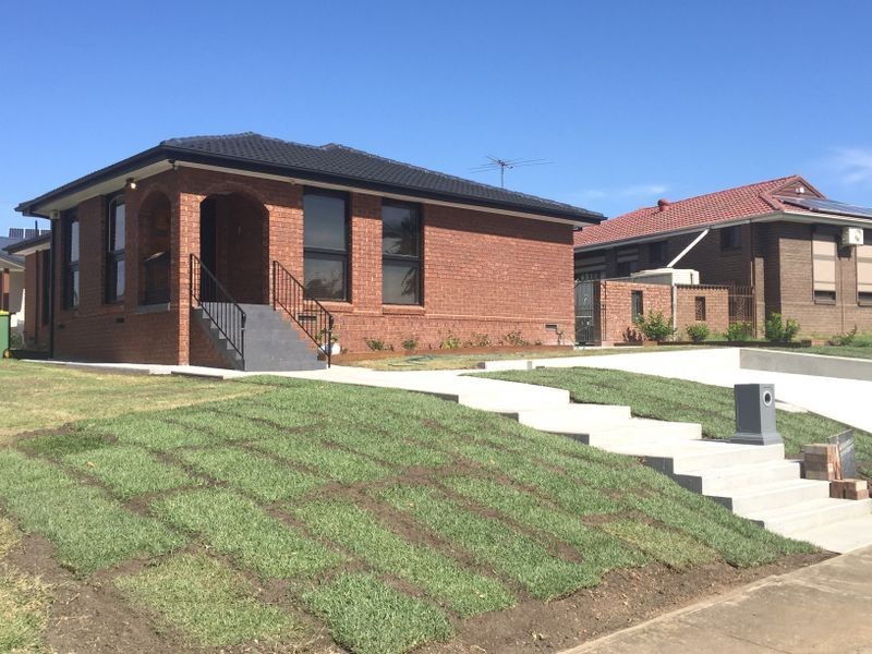 2 Lachlan Street, Bossley Park NSW 2176