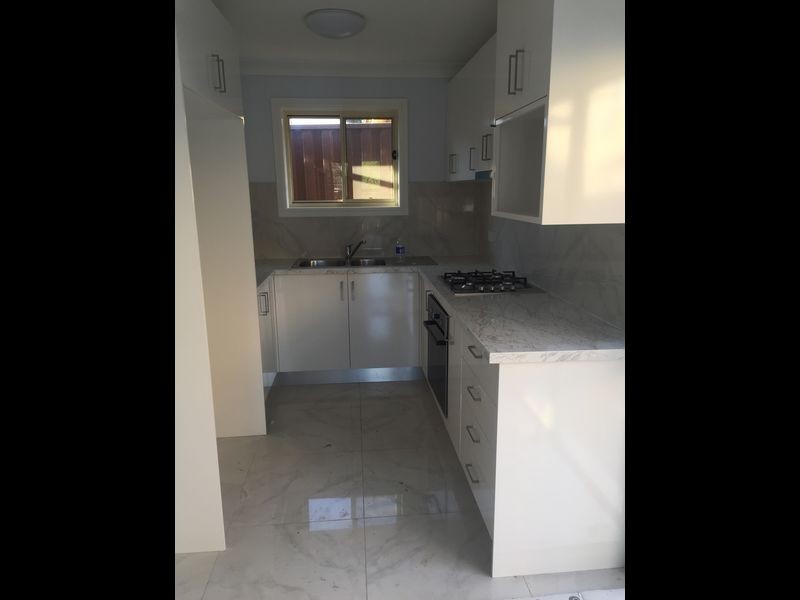 21a Geelong Crescent, St Johns Park NSW 2176