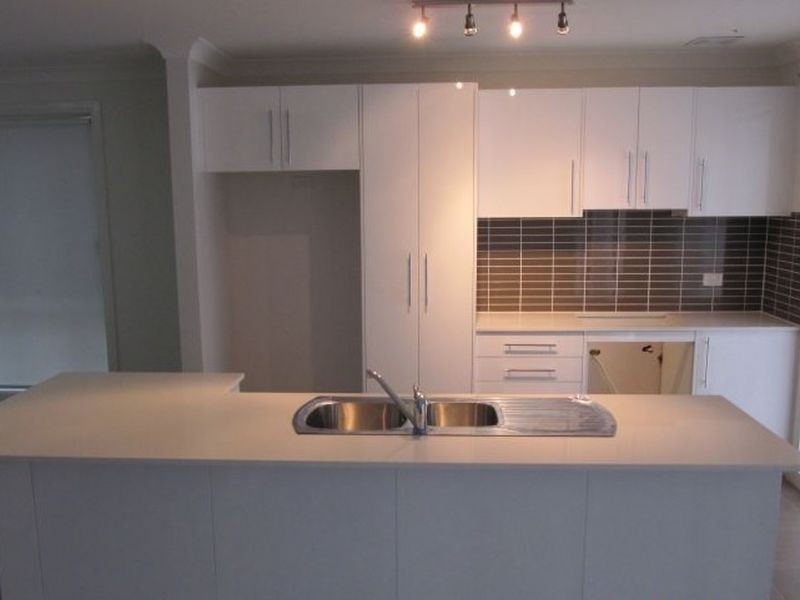 9 Rowan Place,, Prestons NSW 2170