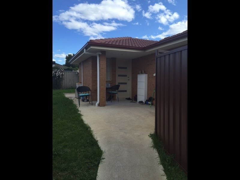 8a Nundle Street, Smithfield NSW 2164