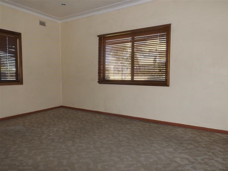 6 Waldron Road, Sefton NSW 2162