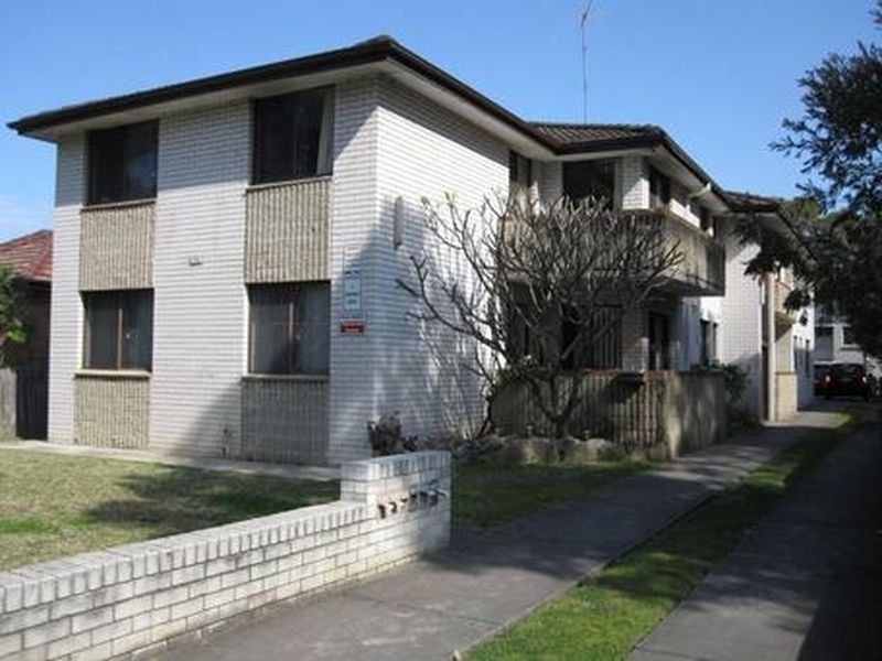 6/11 Ulverstone Street, Fairfield NSW 2165