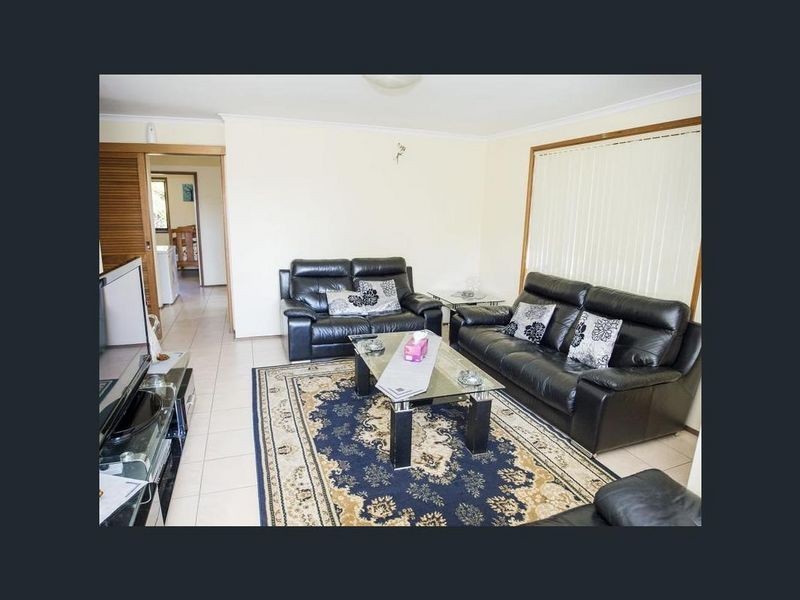 21 Geelong Crescent, St Johns Park NSW 2176