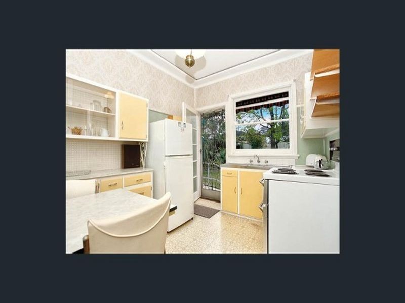 16 Tripoli Rd,, Fairfield West NSW 2165