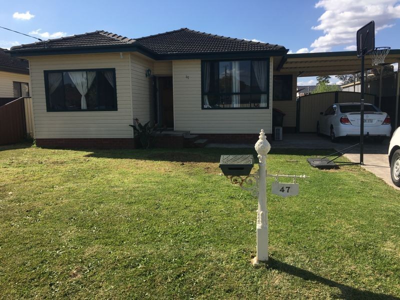 47 Chadwick Crescent, Fairfield West NSW 2165
