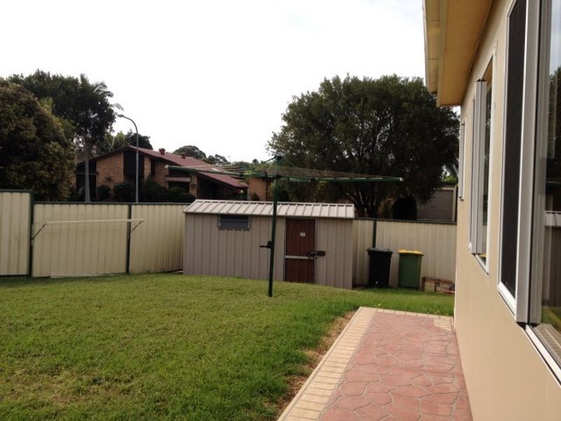 63 Melbourne Road, St Johns Park NSW 2176